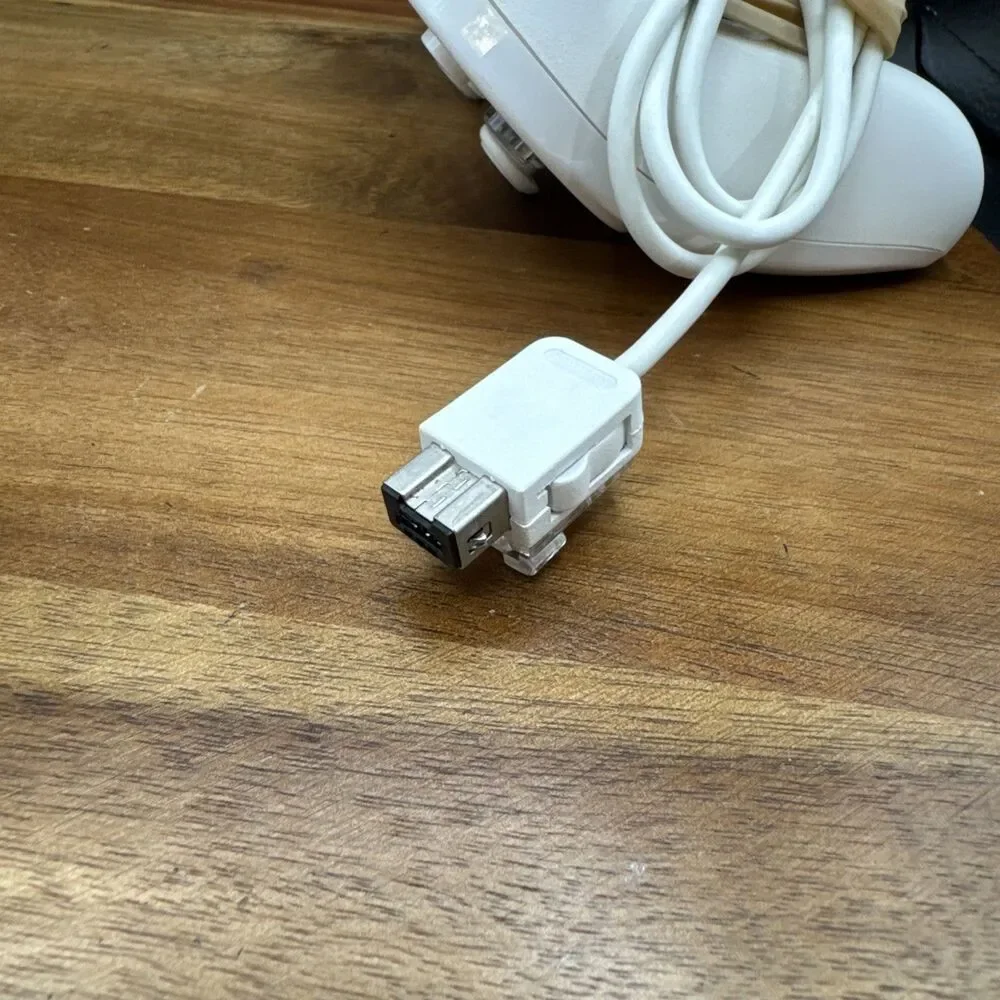 Authentic Nintendo Wii Classic Controller Pro White RVL-005-TESTED